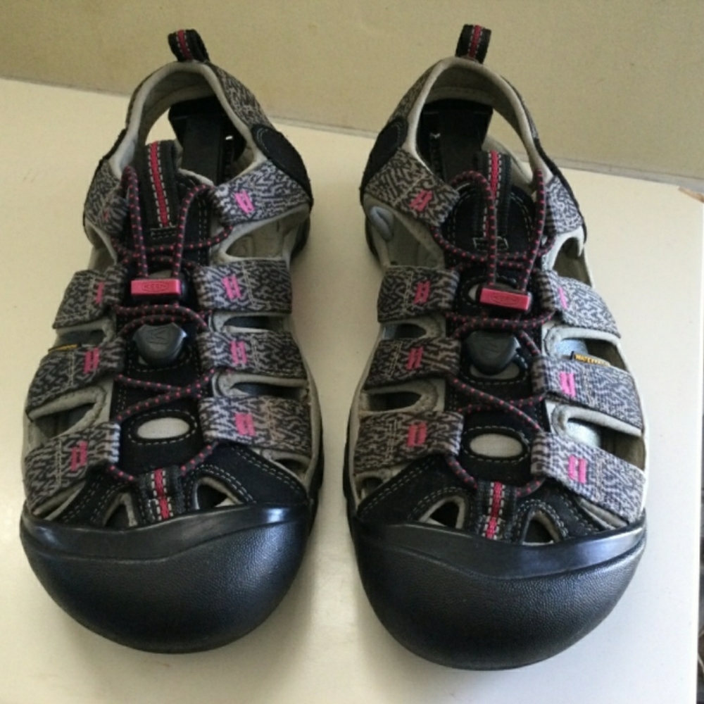 KEEN WOMEN'S NEWPORT H2 Sz 9.5